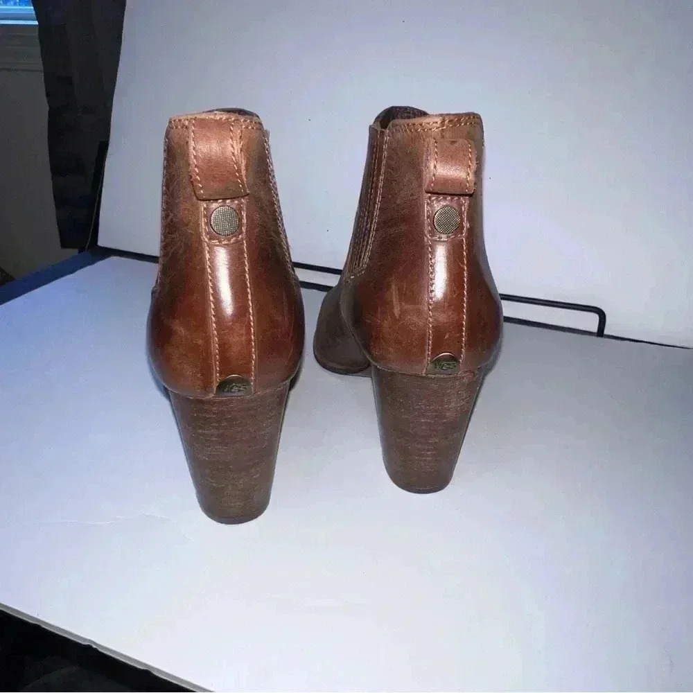 UGG Australia Poppy Women's Leather Pull On Ankle Boot Shoes Size US 7 EUC - Picture 8 of 9